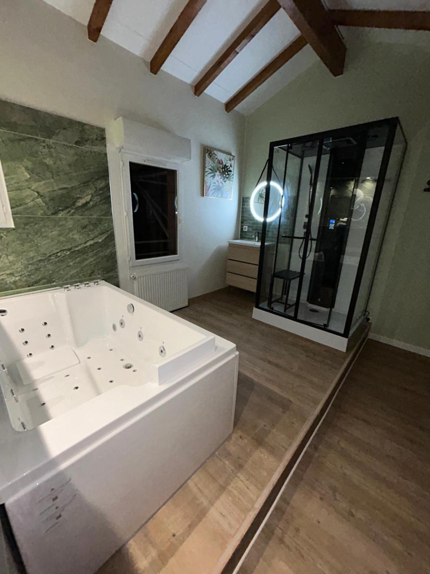 Appart Hotel Le 8 La Suite & Spa - Parking Gratuit - Macon Exterior photo